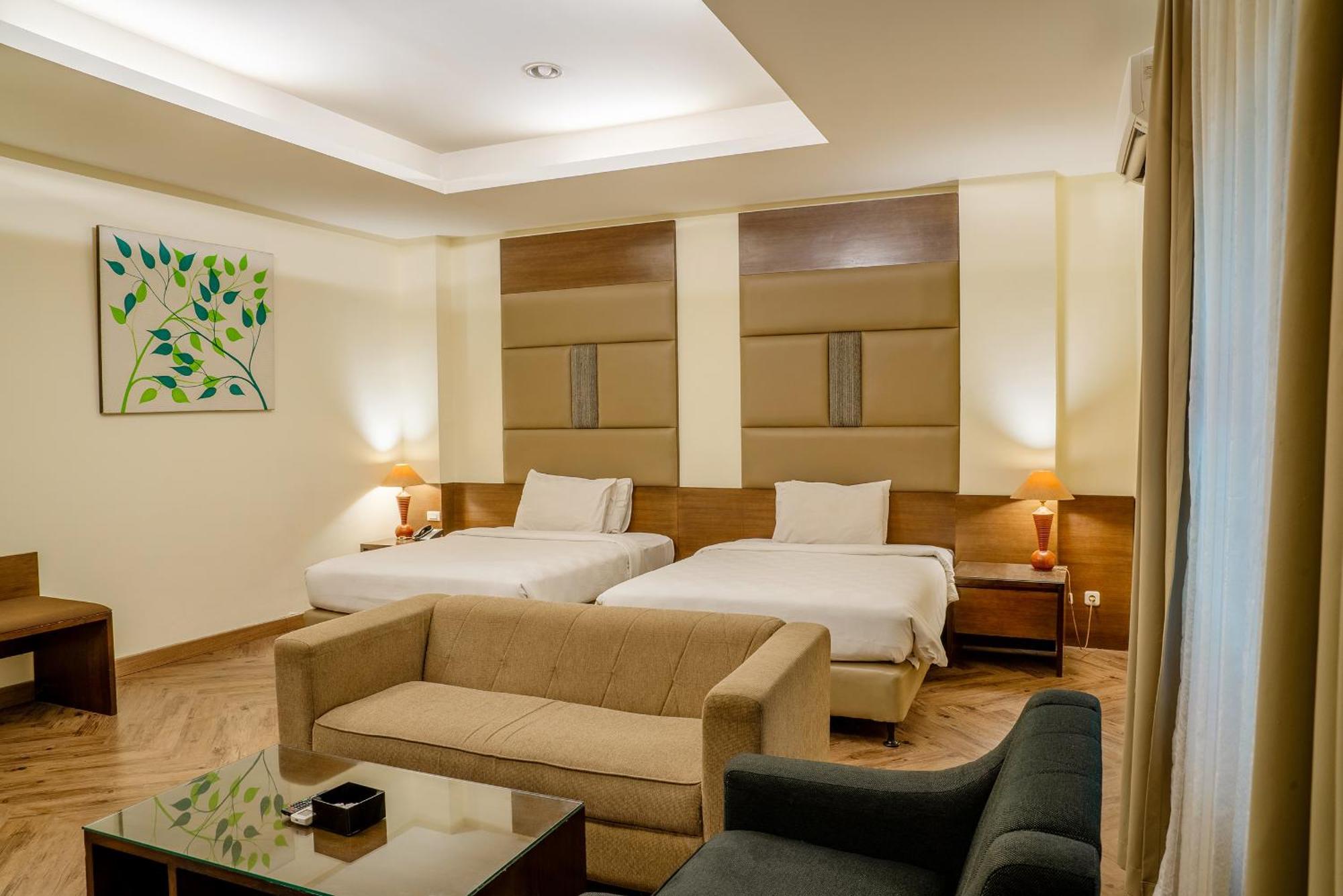 Hotel Alia Cikini Jakarta Exterior photo