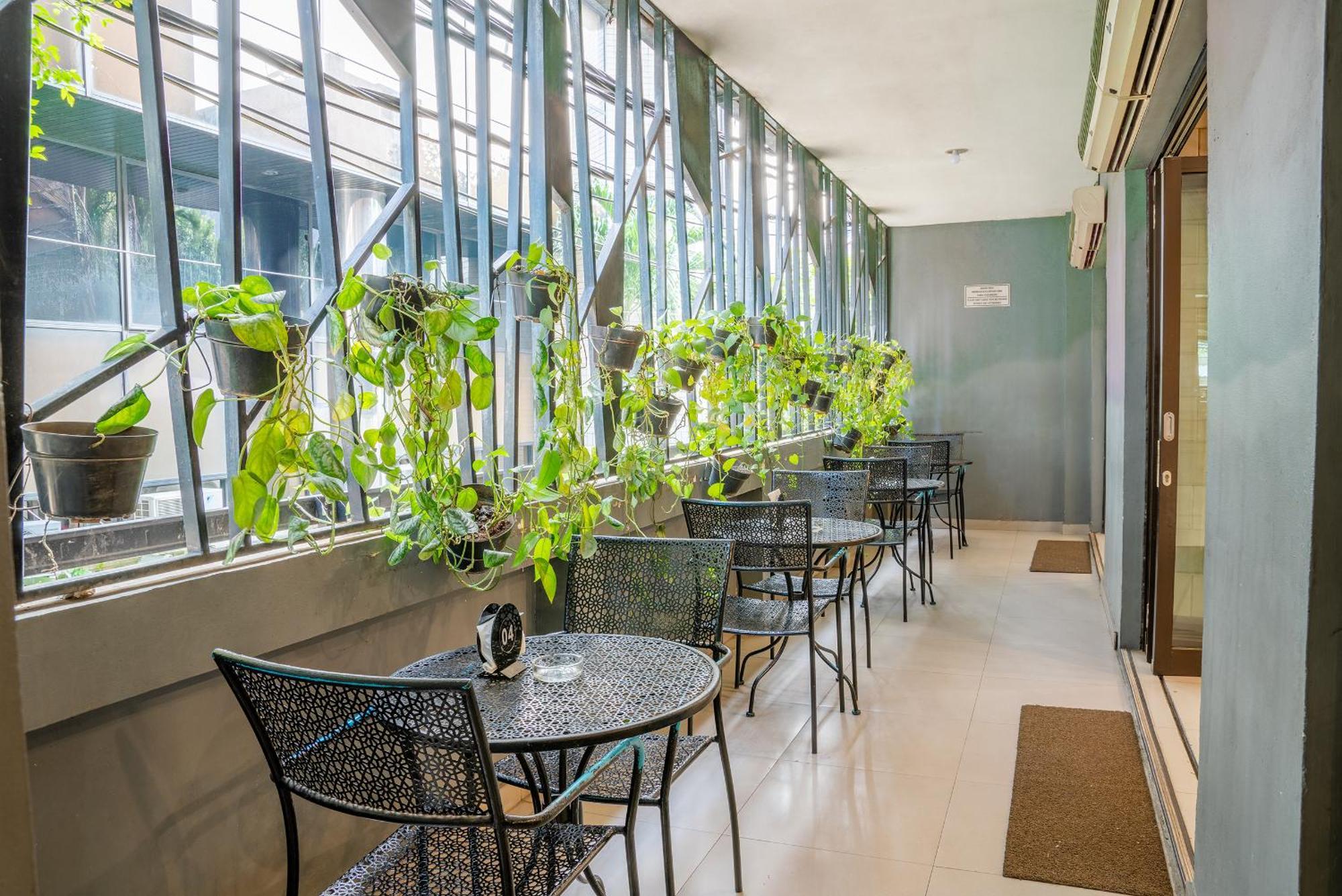 Hotel Alia Cikini Jakarta Exterior photo