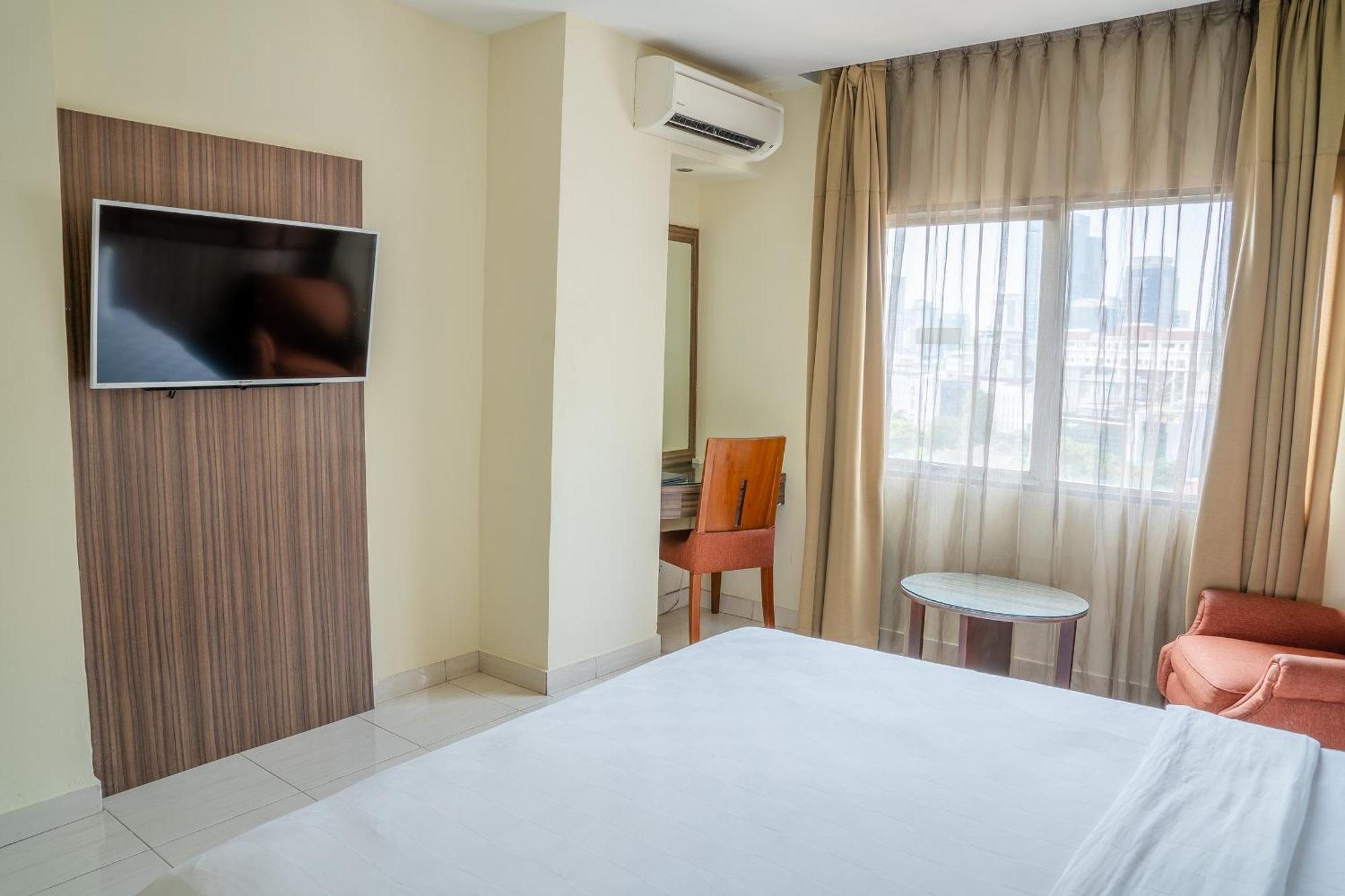 Hotel Alia Cikini Jakarta Exterior photo